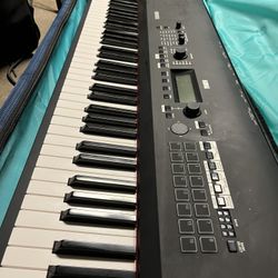 Korg Kross 2-88-MB 88-key Synthesizer