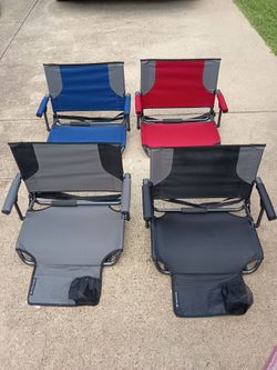 4 like New beach chairs