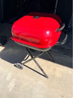 Americana Walk-A-Bout Charcoal Grill