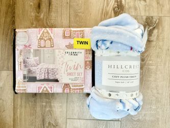 Christmas Sheet Set And Throw Blanket