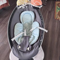 4 Moms Baby Swing 
