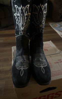 Black Boots