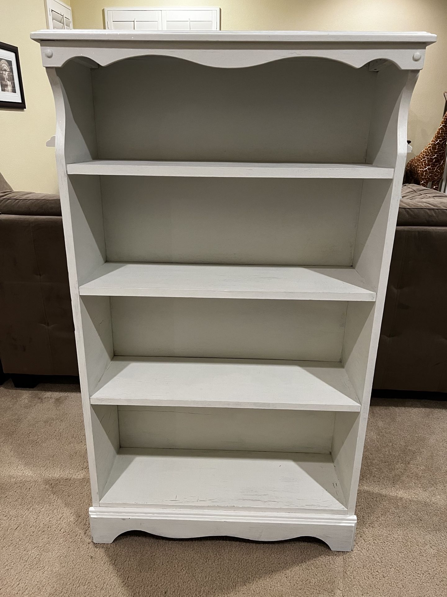 WHITE BOOKCASE