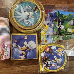 Sonic The Hedgehog Birthday Party Decoration Supplies. 