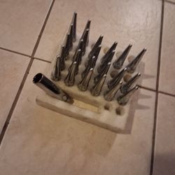 spikes