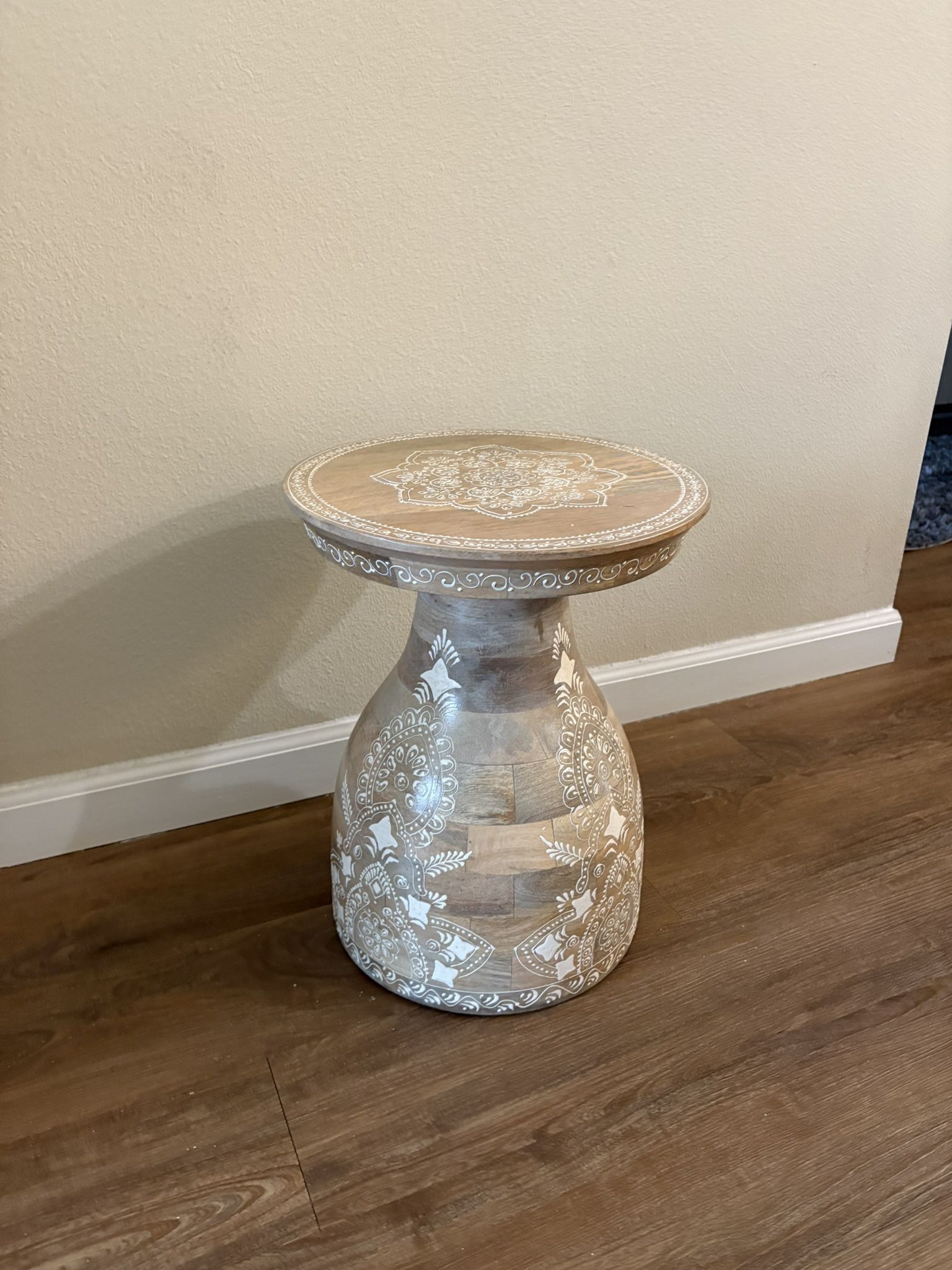 Mini Indu Table