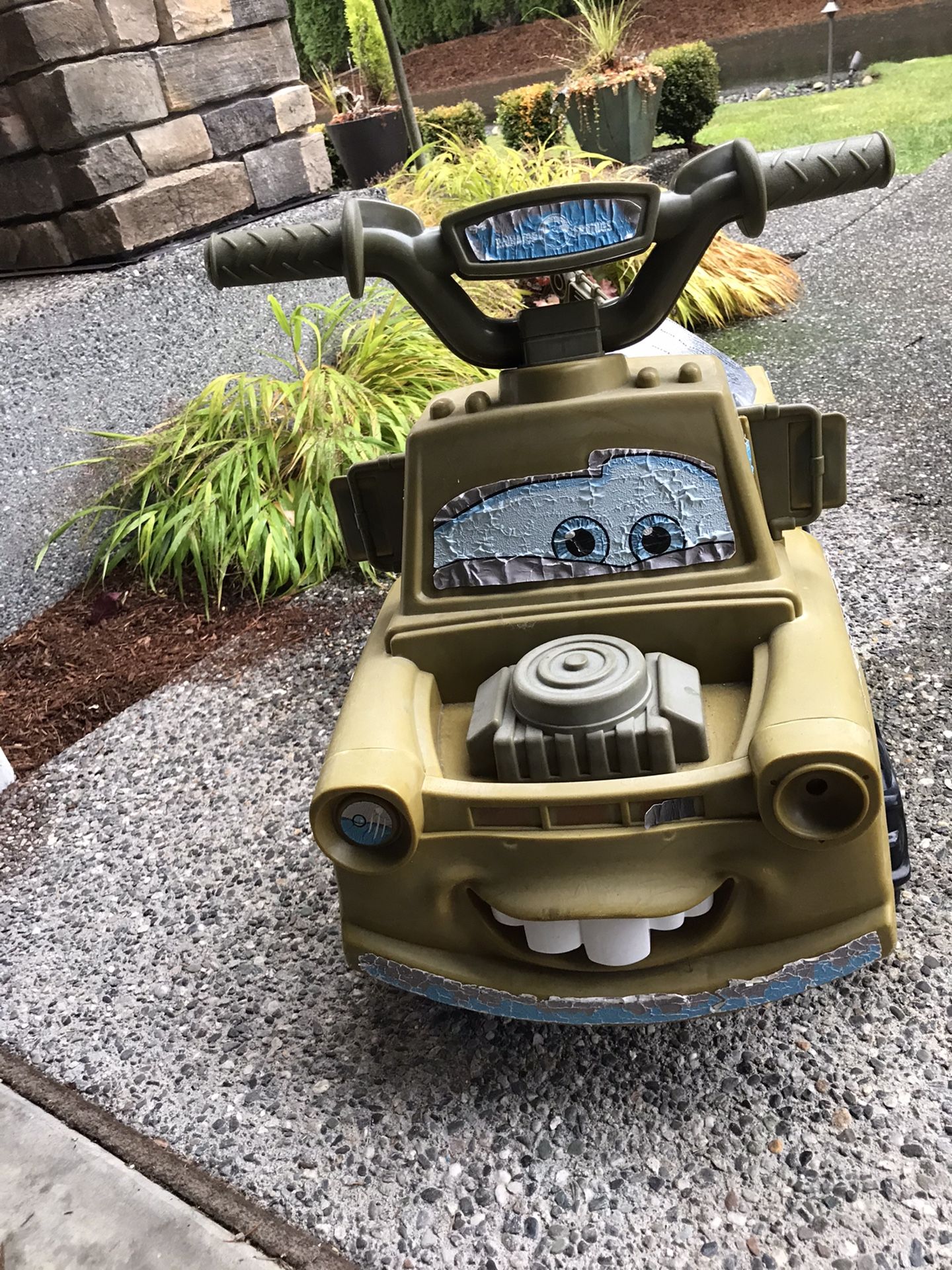 Tow Mater Ride Onnull