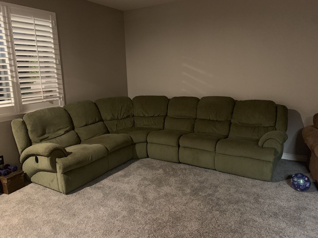 Couch Sectional Very Clean, Great Shape