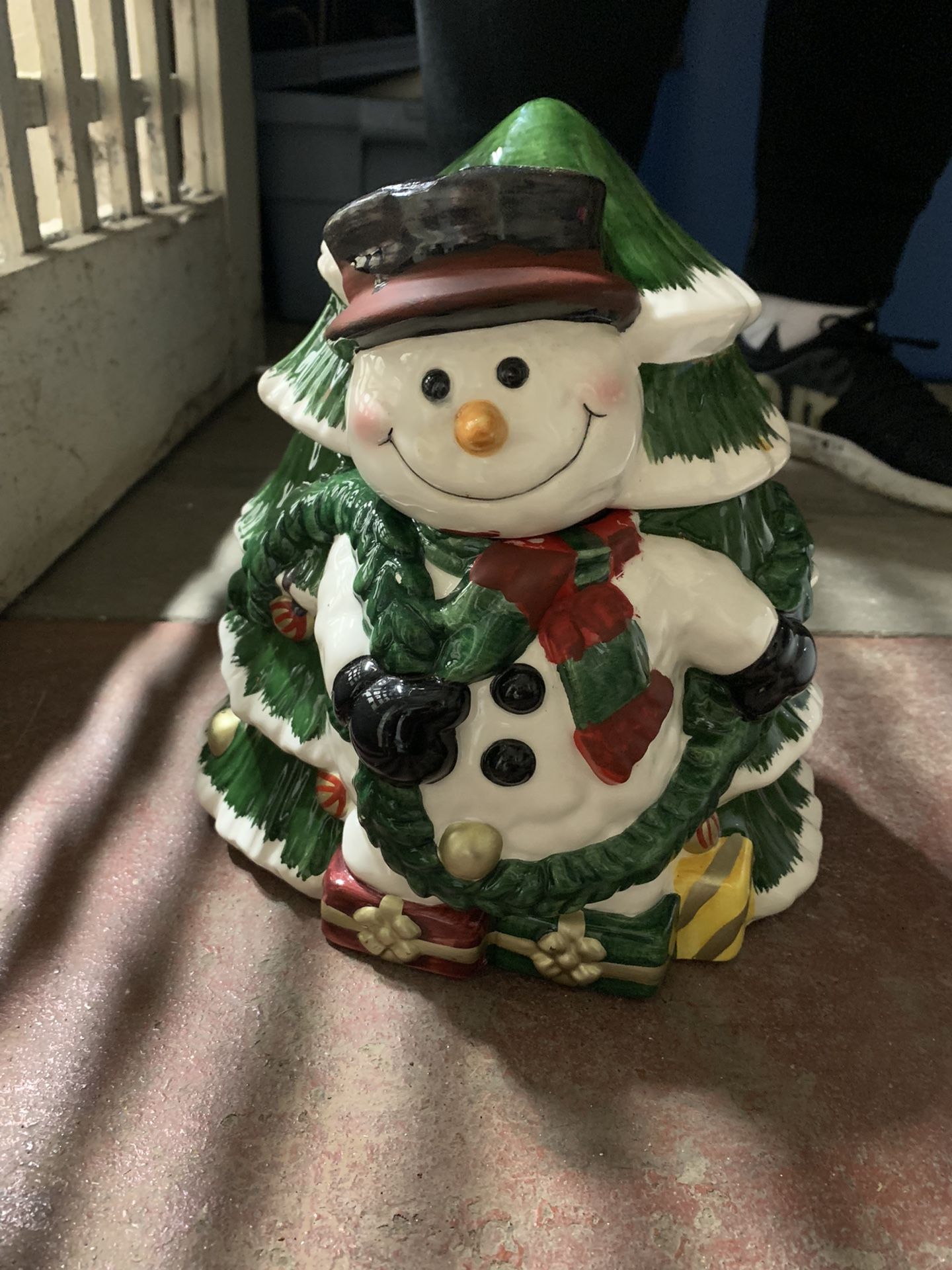 Snowman cookie jar