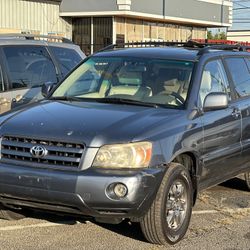 Toyota Highlander V6 AWD 4 Door SUV 