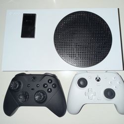 Xbox Series S Bundle