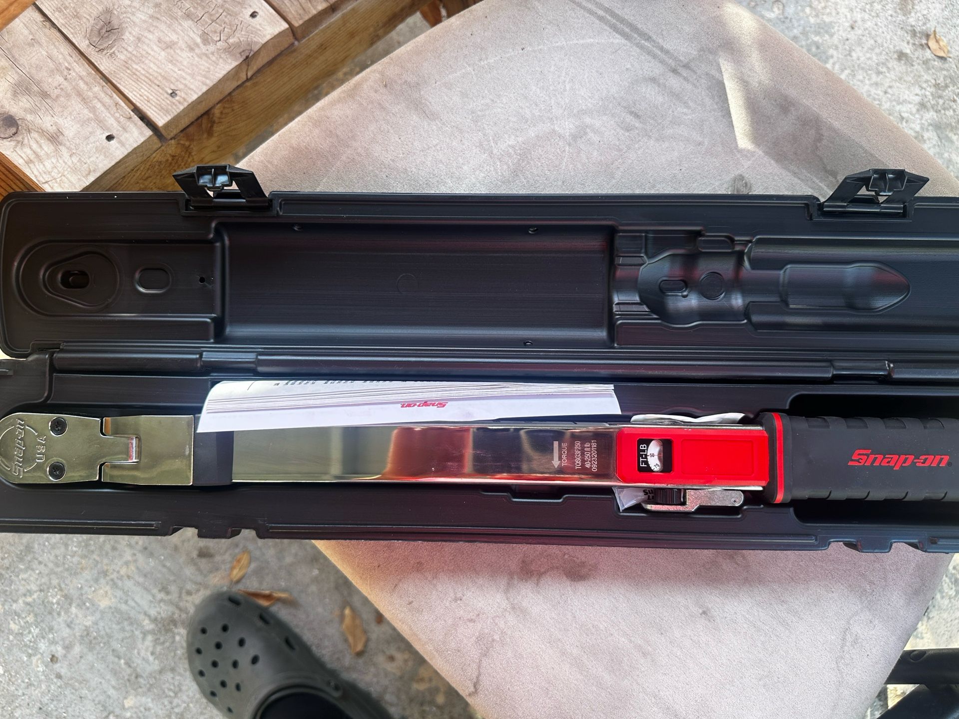 1/2" Drive Flex-Head Torque Wrench (40-250 ft-lb)