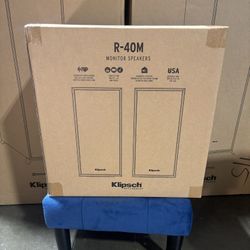 Klipsch R-40M Reference Monitor Speakers - Bookshelf Hi-Fi Audio | Tractrix Horn | Compact Home Theater & Music Speakers