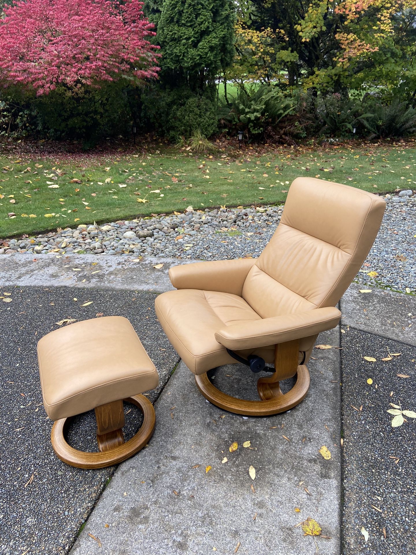 MCM Ekornes Stressless Recliner with Ottoman