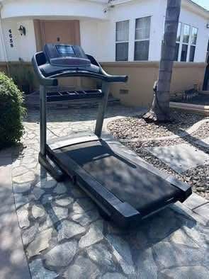 NordicTrack Commercial 1750 Folding Treadmill (NETL20719) iFIT Family