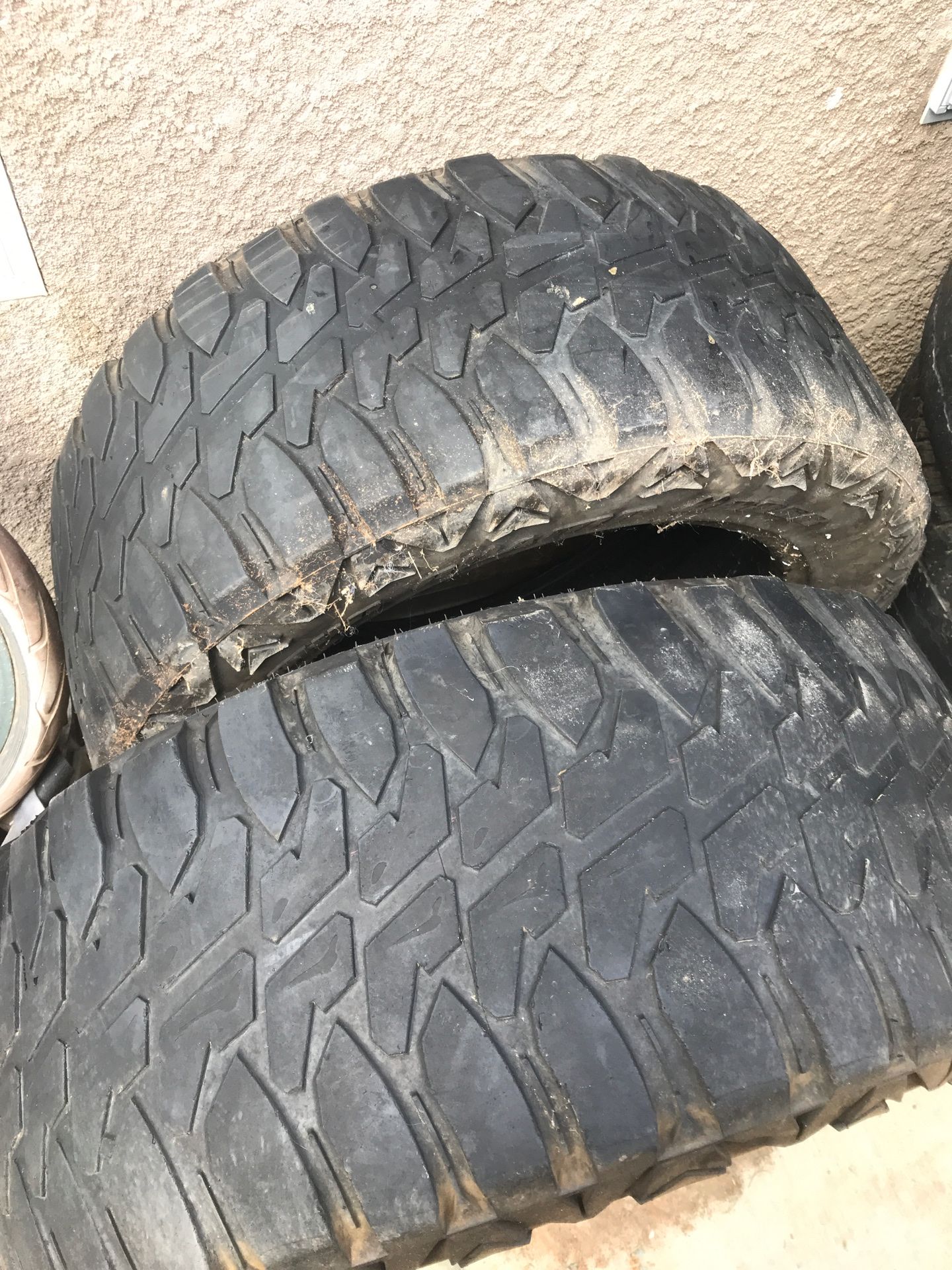 33x12.50r20