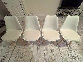 MAKE AN OFFER! 4 White Chairs!