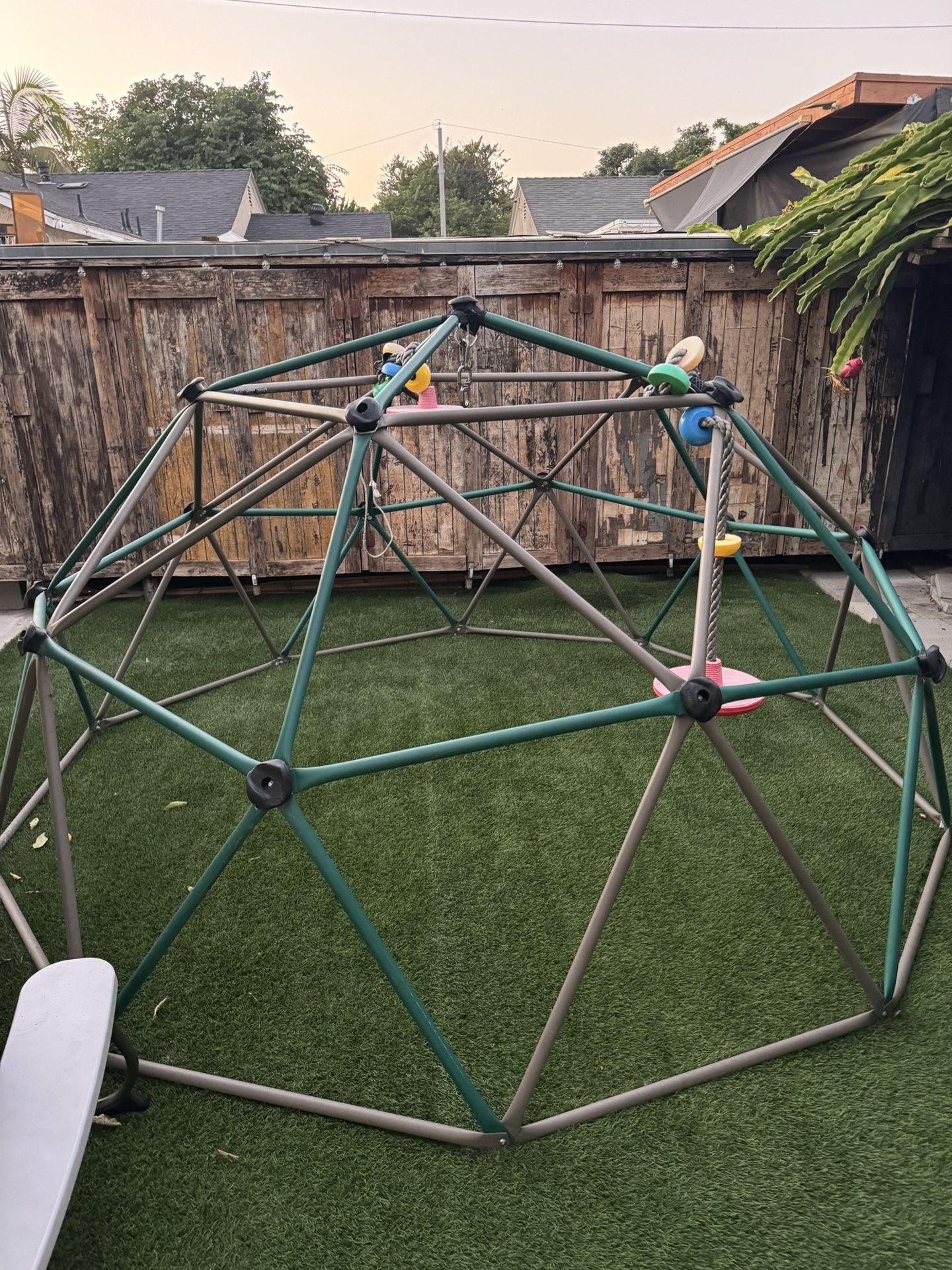 Lifetime Kids Jungle Gym (Climbing Dome)