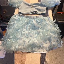 Girls skirt and shirt