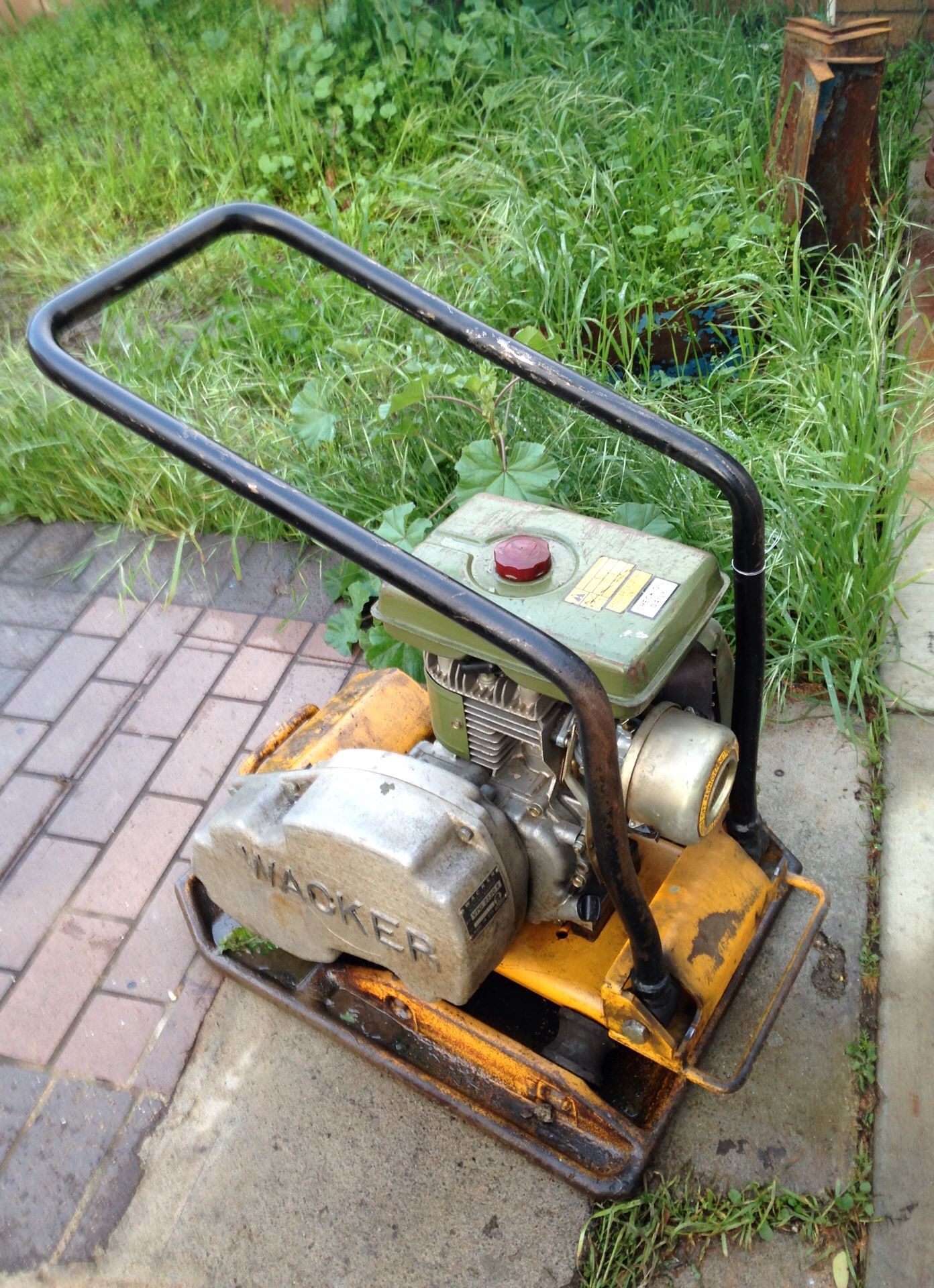Old wacker plate compactor online