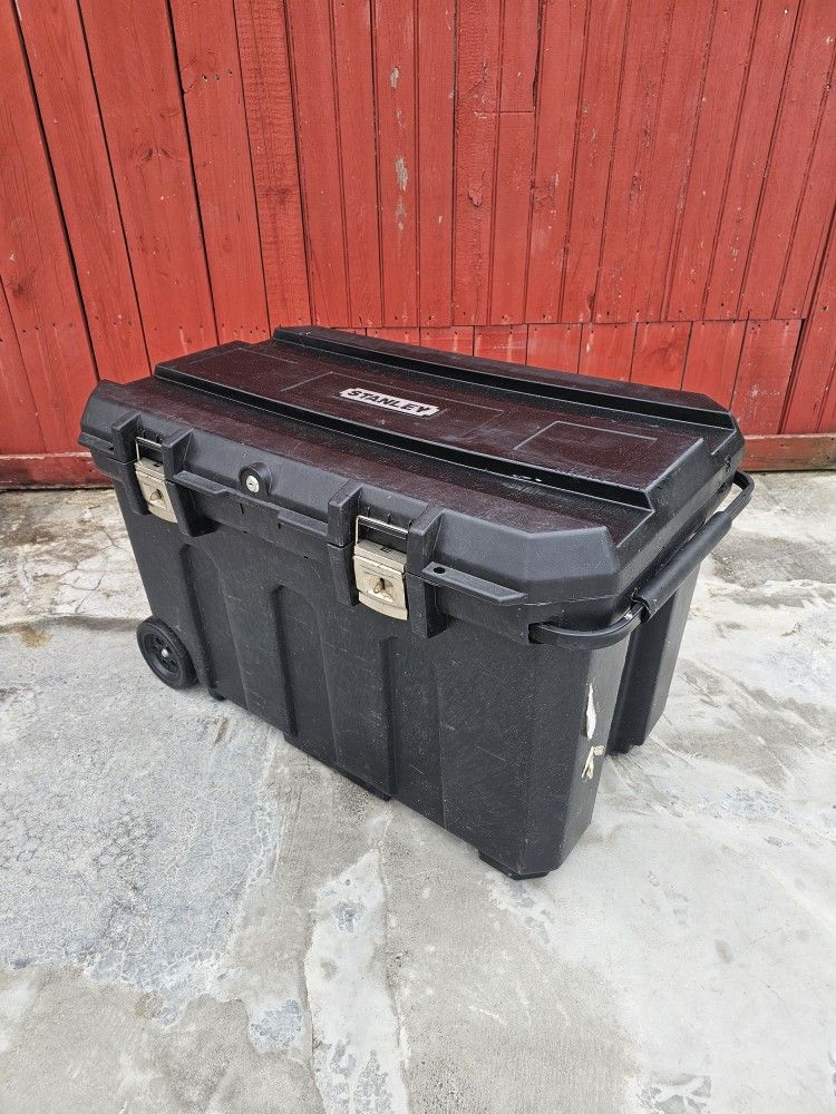 Stanley 50 gallon mobile tool chest