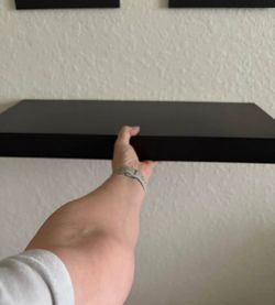 Floating shelf