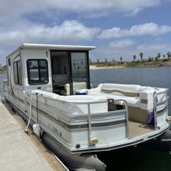 2001 Sun Tracker Party Cruiser 32ft