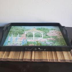 Pretty tray with landscape painting in excellent condition, mat not included