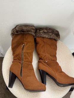 Tan Suede Knee-High Heeled Boots with Fur Trim