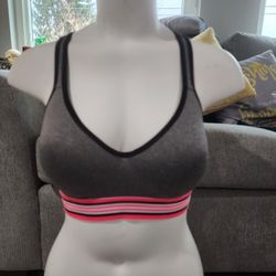 Sports Bra W Push Up NWT, Great Quality Fits 34-36