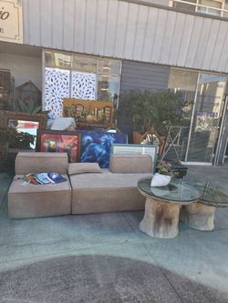 Big sale of vintage items, antiques, art, and more. Open from 11:00 a.m. to 6:00 p.m.