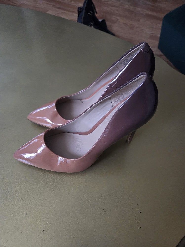 Brown/Tan Heels