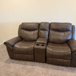 3-Piece Manual Reclining Living Room Set – Console & Cupholders
