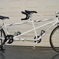 Giordano Viaggio Tandem Bike 24 Speed Shimano,  Continental Tires. 