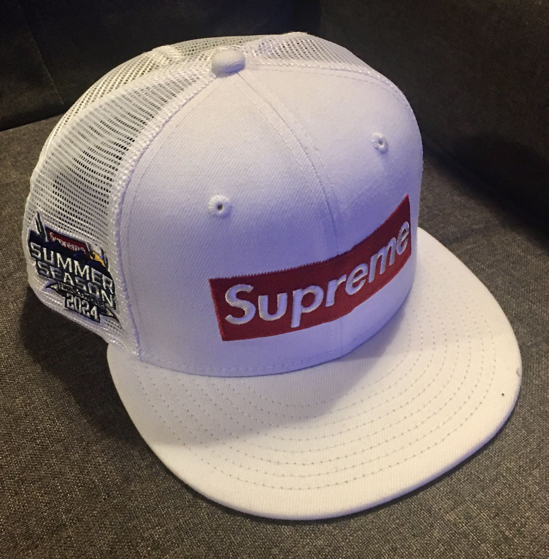 SUPREME MONEY BOX LOGO NEW ERA HAT FW22 7 5/8 Supreme New Era CAP 7