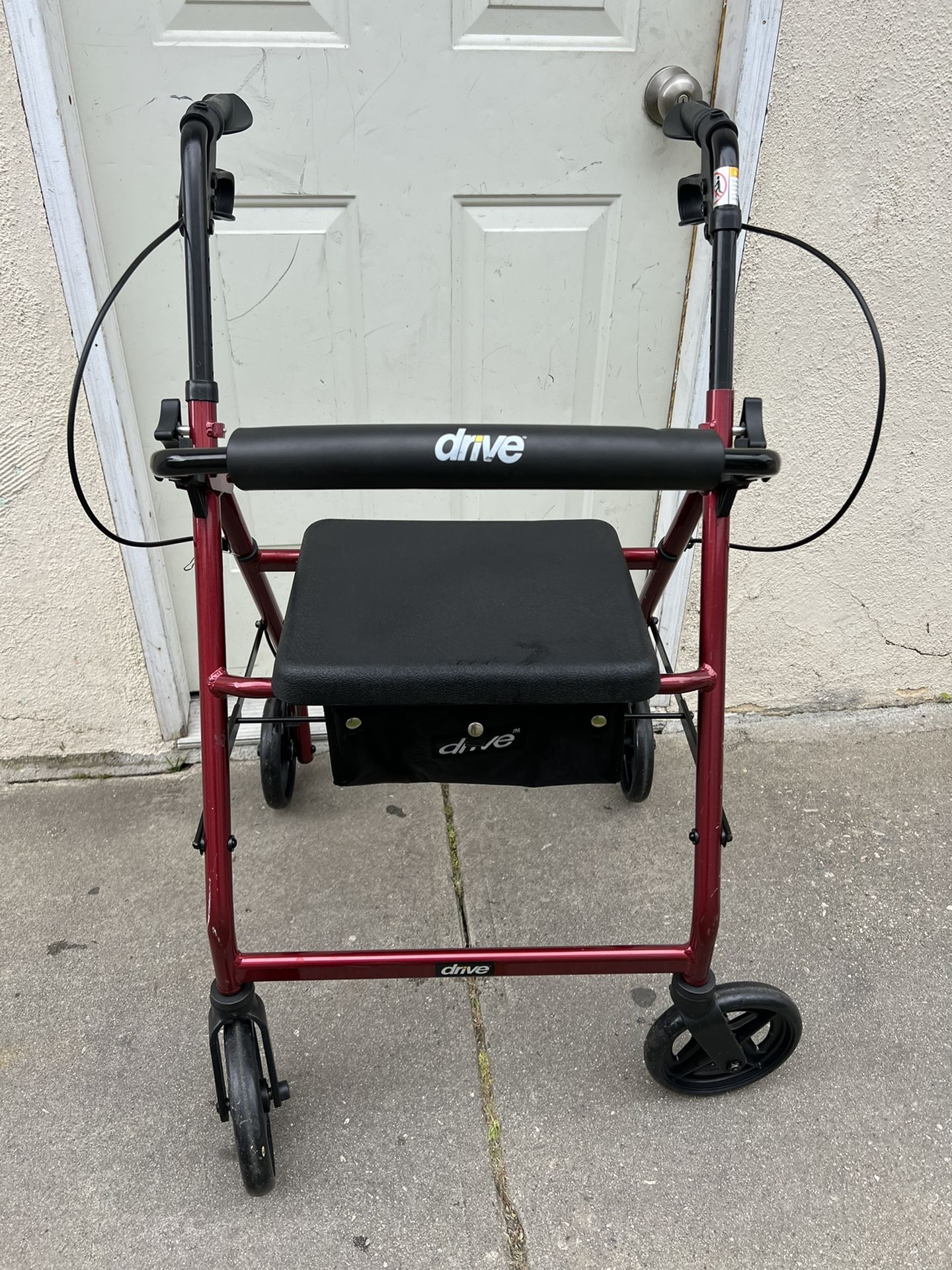 ROLLING WALKER DRIVE
