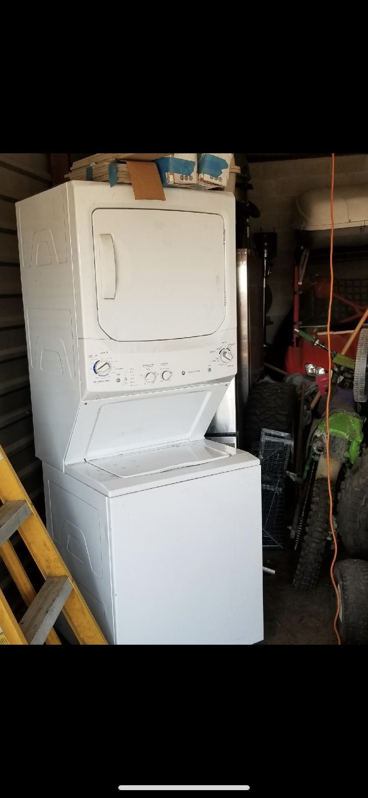 Stackable washer and dryer $250 gas