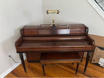 Wurlitzere console piano (Free)