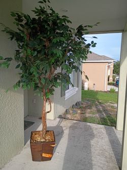 7 ft fake indoor tree