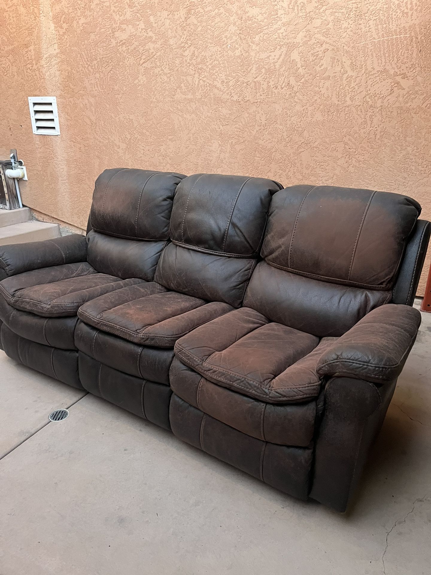 Sofa w/ Electric Recliner