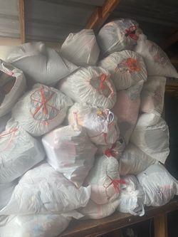 Ropa mixta todo en buen estado 5 cada bolsa
