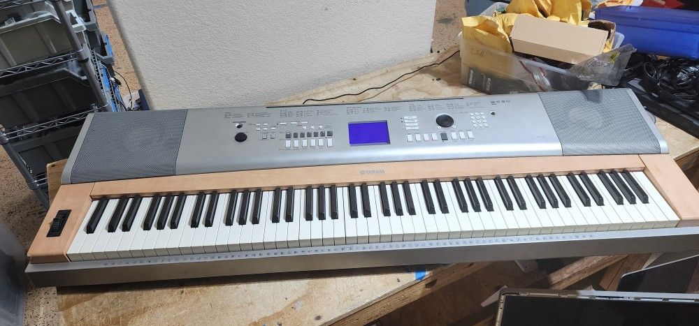 Yamaha YPG-625 Portable Grand Keyboard-88Keys Bad Screen $100