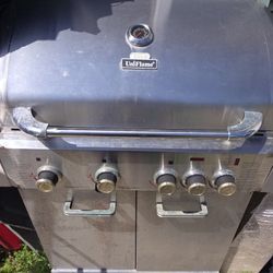 UniFlame GOLD Series Propane BBQ 