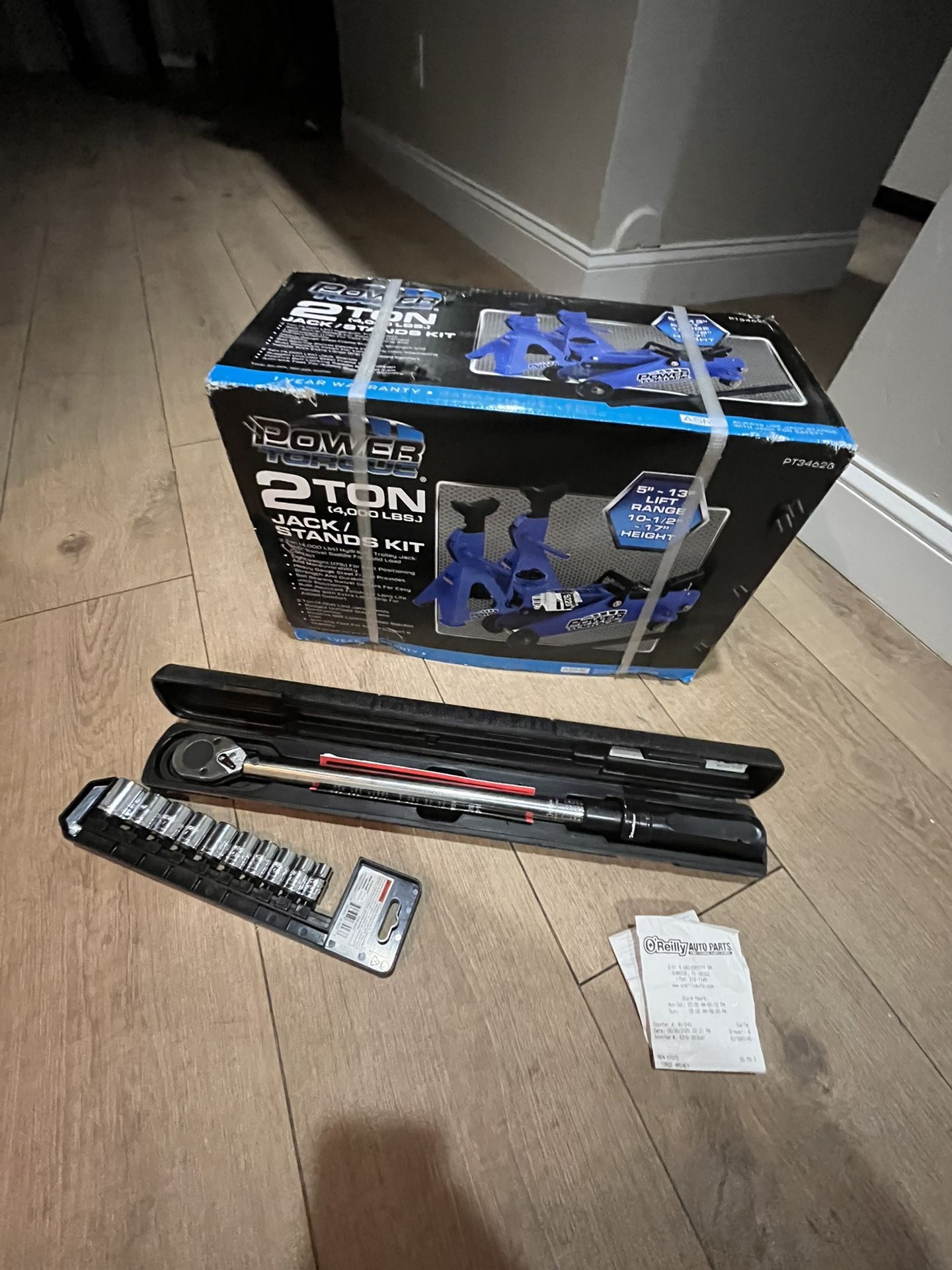 Jack/Stands Kit With Torque Wrench And Sockets