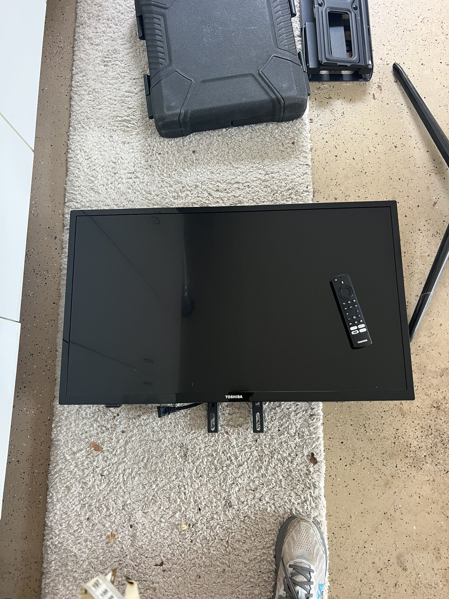 📺 Toshiba 29” Flat Screen TV – $60