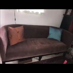 Mauve “SitCom” Capsule Couch