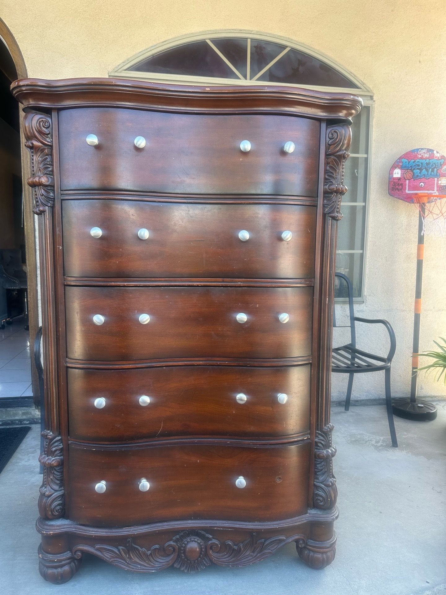 Traditional Wooden dresser