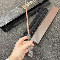 Universal Studios Hollywood Harry Potter Character Wand (Non-Interactive)