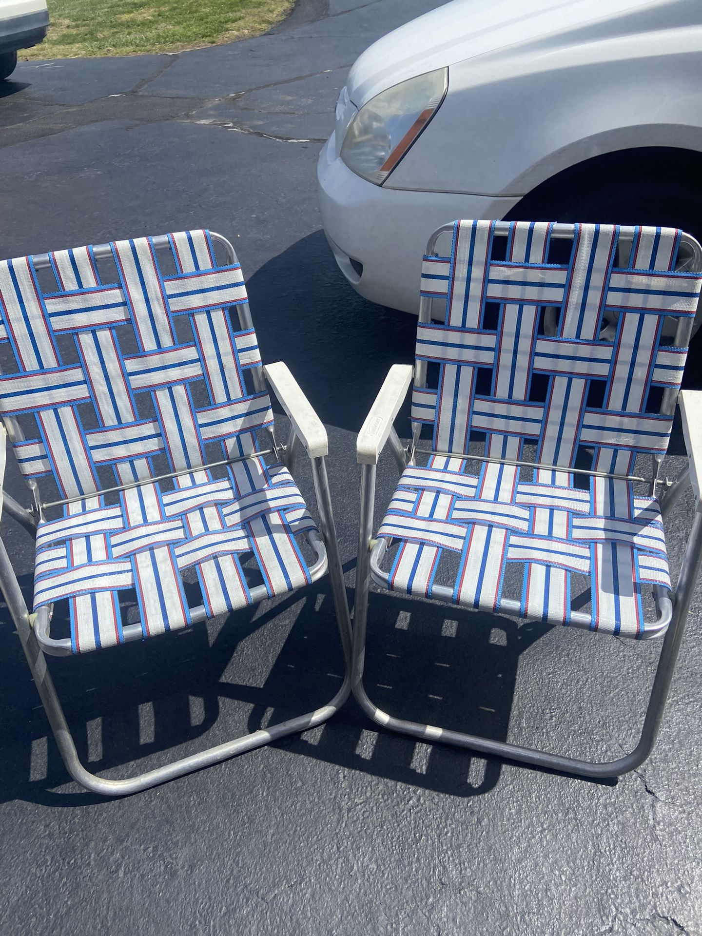 2 Vintage Sunbeam Blue White Lawn Yard Chairs