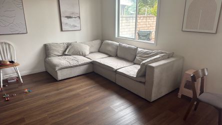 Modern modular sectional sofa